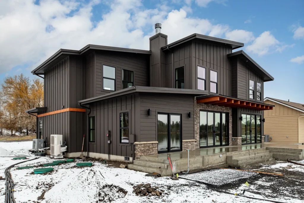 hug-construction-fire-rebuild-modern-lakefront-home-completed-01 | Hug Construction